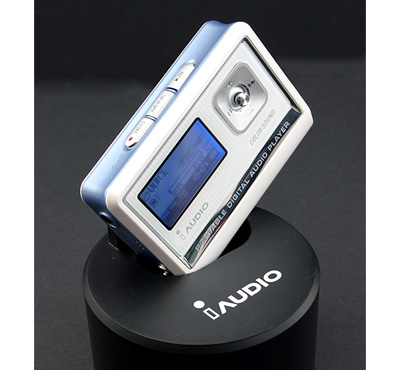 iAudio G3. Bigger. Longer Life. Sweetttt